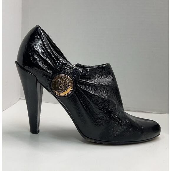 Gucci Black Patent Leather Bootie via Sophisticated Silhouette Size 9.5 - Picture 9 of 10